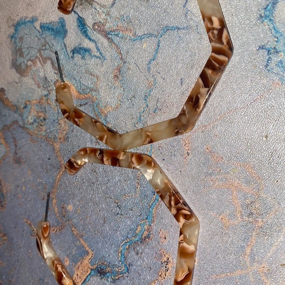 Large Plastic Hoop Earrings - Picture 3 of 4